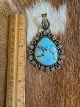 Load image into Gallery viewer, Golden Halo Pendant