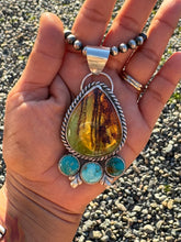 Load image into Gallery viewer, Golden Horizon Pendant