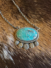 Load image into Gallery viewer, White Water Sierra Bloom Necklace
